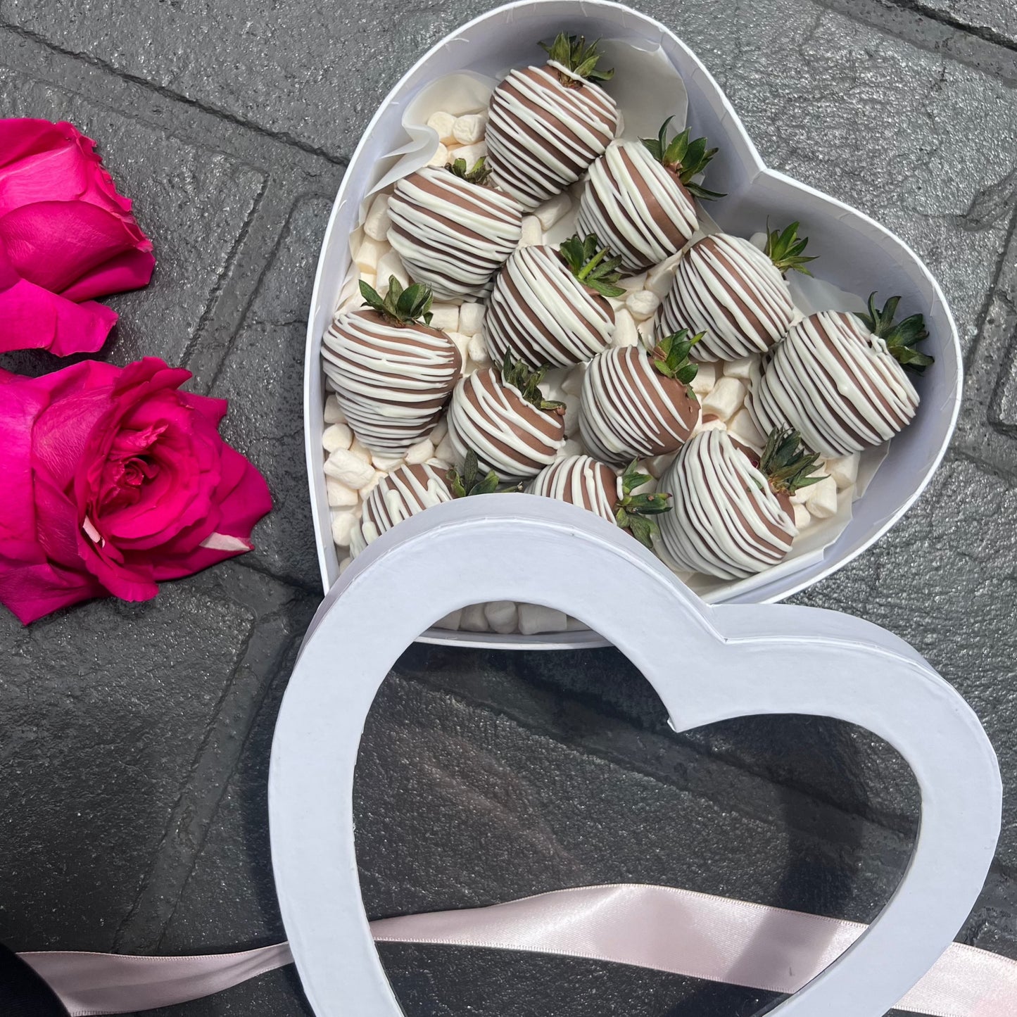 Dipped strawberries heart box 🤍