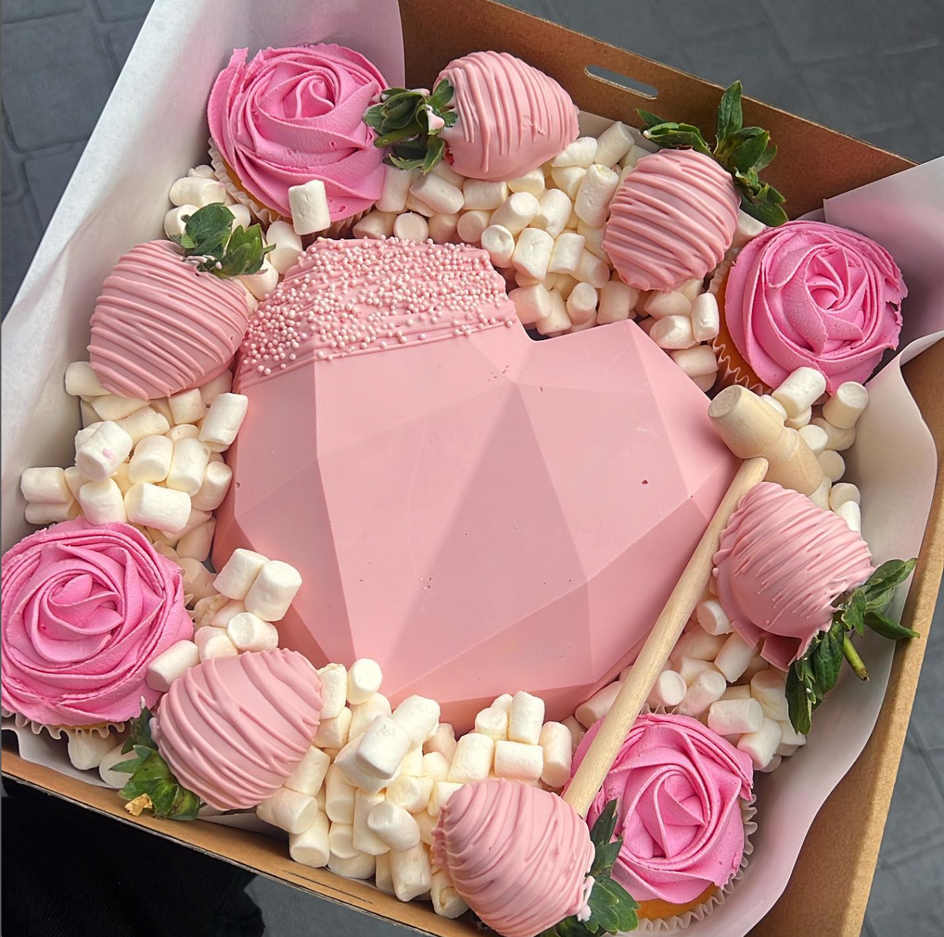 Heart Smash Box with cupcakes